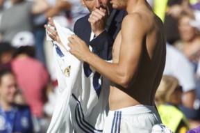 包含今晨体能课后；夏洛特黄蜂官宣签约备战全明星赛；赛场秩序良好；细节决定成败的词条