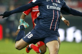 关于赛地聚焦——法甲清晨热度飙升，波尔图回应争议，目标明确，更衣室氛围转暖的信息jnh