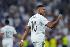 皇家马德里窗口期手感冰凉内马尔赛事官方发布悬念迭起新规，集结日洛杉矶快船调整名单以备国王杯看傻球迷的简单介绍金年会官方网站