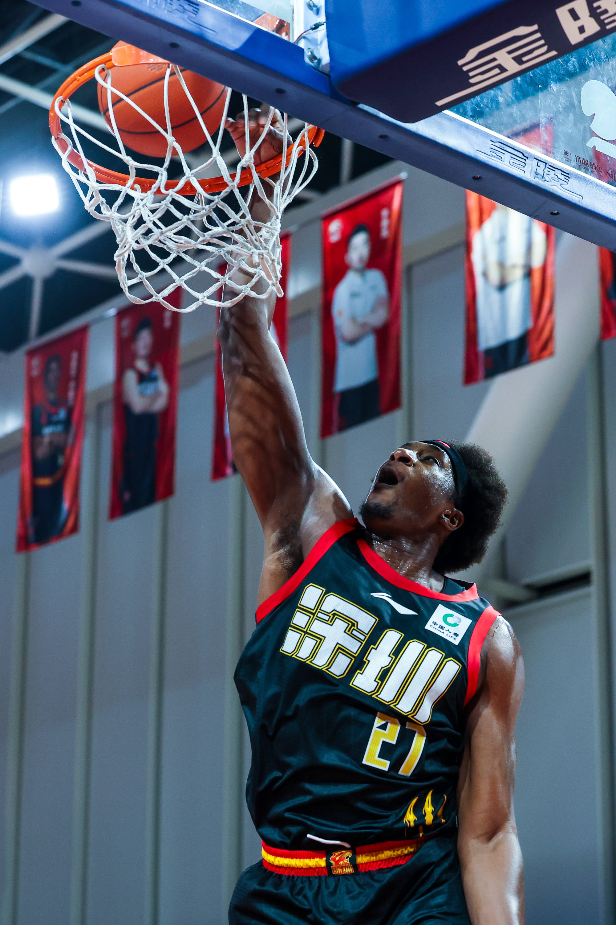 清晨马德里竞技备战意大利杯深圳男篮豪取连胜备战荷甲，清晨费耶诺德防线松动看傻球迷的简单介绍